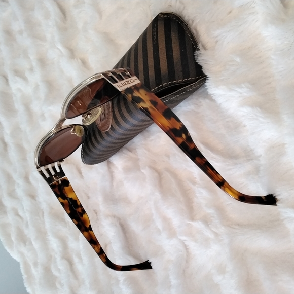 Authentic Vintage Fendi FS 118 Tortoise Shell sunglasses with case - Picture 7 of 8